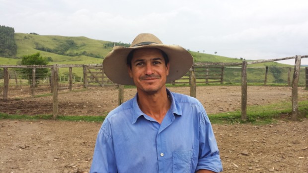   Gildo Braniak, 34, administrador  da  Fazenda Santa Lúcia da Serra, no município . (Foto Joel Silva / Folhapress.) **