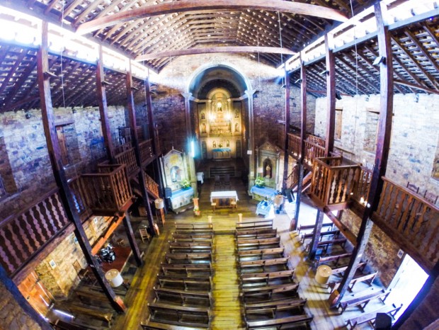 15,  Igreja de santo Antonio, no  centro da cidade  de Grão, (MG) Mogol, que foi construída  por escravos.    . (Foto Joel Silva / Folhapress. )