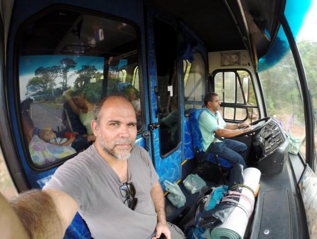   O motorista de ônibus  Jorge, dirige ônibus de turismo entre Barretos e Uberaba  .( Foto Joel Silva / Folhapress.) 